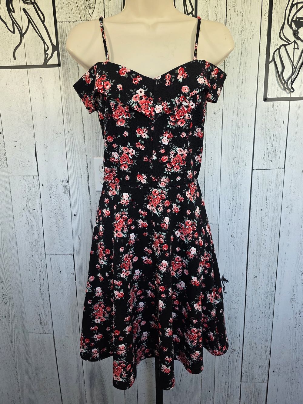 Suzy Shier Black Floral Cold Shoulder Fit & Flare Dress Size XS Resortwear
